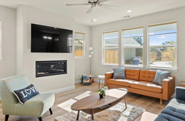 Newly Built Murphys Modern Retreat