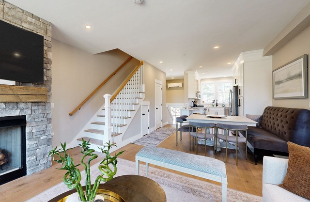 Newly built townhouse steps from downtown, tubing, cross country skiing & golf