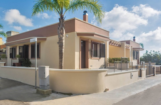 Neu gebaute Villa: Garage, 3 Schlafzimmer, 6p let, große Küche, Gärten