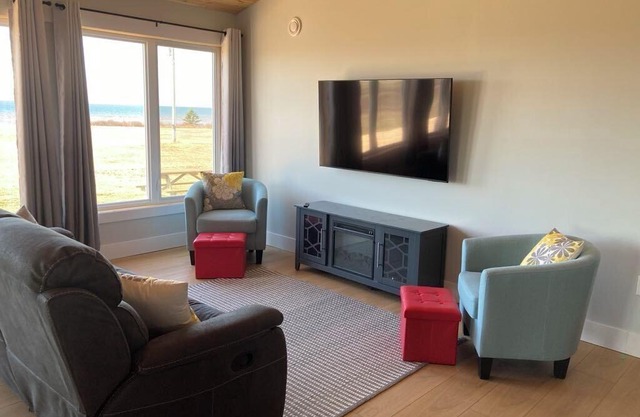 Newly built with "the best view on the island". Handy access to the beach.