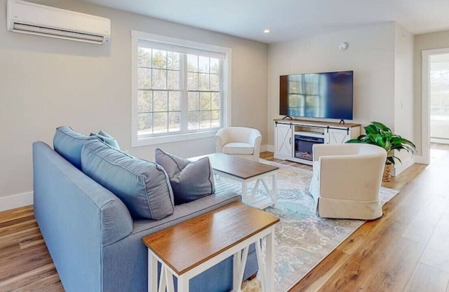 Newly Constructed Two-Bedroom Near Portland