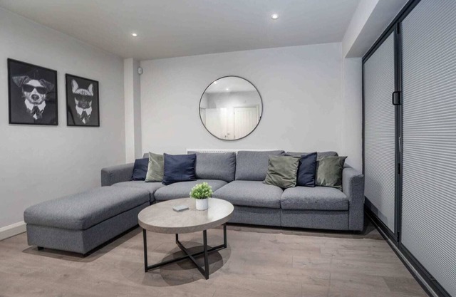 Superb, Newly Extended house near Peak District