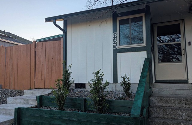 Newly furnished house near Nisqually/JBLM/Oly-3 bed-WiFi -covered deck- pets ok