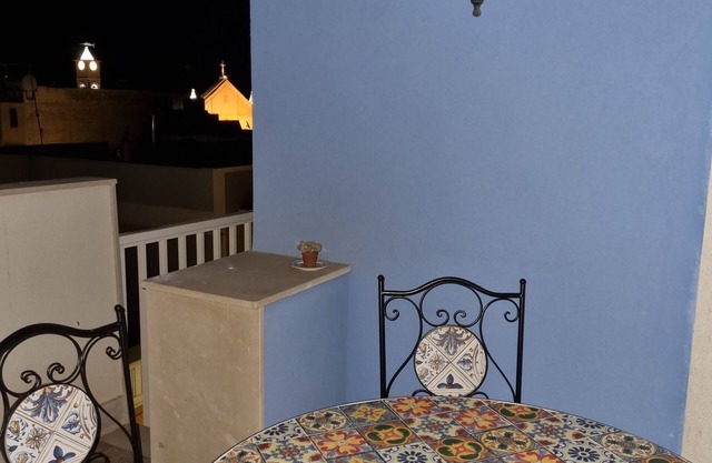 Neu renoviertes Apartment mit Terrasse, 5 Gehminuten zum Strand