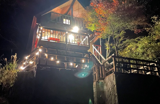 Newly opened in July 2024! Log house with stone walls for rent! Enjoy BBQ and playing in the river in the great outdoors!