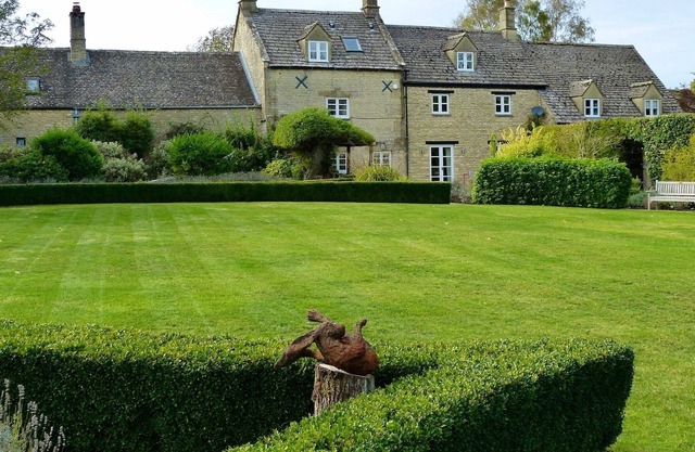 Cotswold remodelled historic Grade 2 cottage with beautiful gardens.