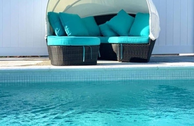 The Palm House with Swimming Pool and Beach Access