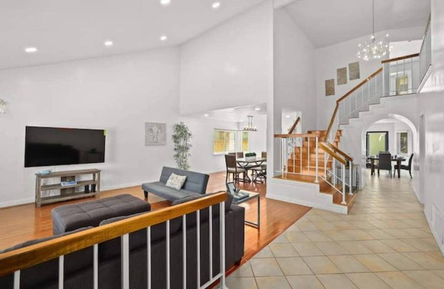 Newly Remodel Luxury Home with Hotel-like Features