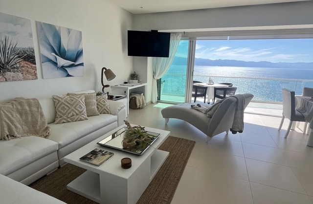 Atemberaubende Oceanfront High-Rise Condo mit atemberaubendem Blick, Luxus pur.
