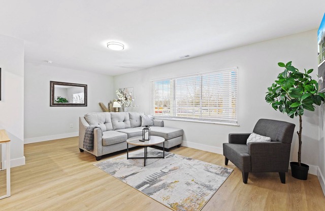 Newly Remodeled 1BR/1BA Apt - Close To It All!