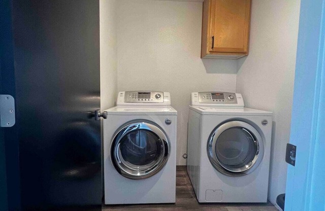 Newly Remodeled 3 Bed 2 Bath home, minutes from everything