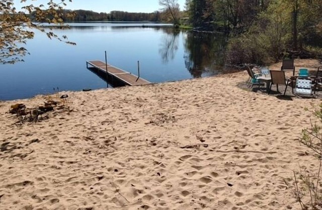 Newly Remodeled, 4 Bedroom, 2.5 Bathroom home on Oxbow Lake in Pentwater.