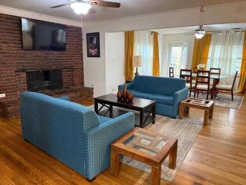 Newly remodeled 6BR in East Memphis Neighborhood