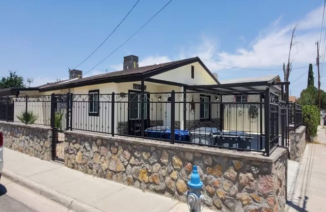 Newly Remodeled and Furnished 2 Bedroom Duplex by UMC/Texas Tech