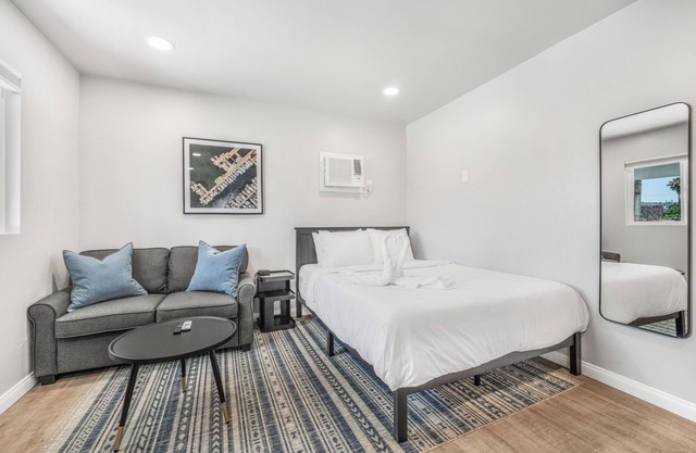 Newly Remodeled Apartment w/ AC - Sleeps 3
