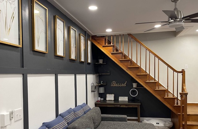 Newly remodeled apartment on the historic Park Ave