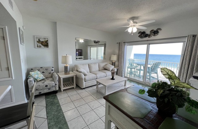 Newly Remodeled, Beachfront Condo, Sleeps Six, Resort Amenities!