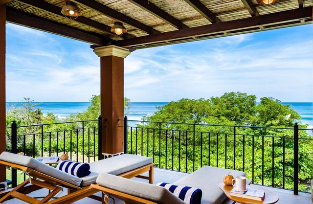 Newly remodeled beach front 3 bedroom on beautiful Playa Langosta!