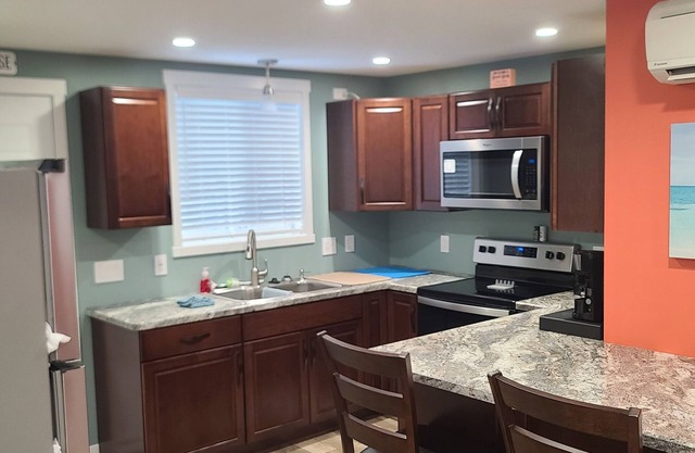 Newly remodeled "Beach" Themed home that is close to downtown and Mayo Clinic.