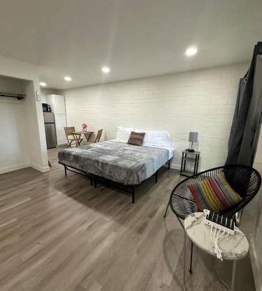 Newly remodeled bright studio