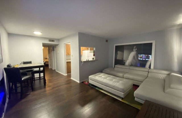 Neu renovierte Wohnung an der Grenze am Meer.