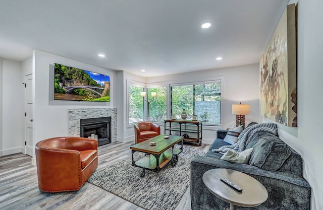 Newly Remodeled Condo -Opening Late May 2025- Great Downtown Bellevue Location!