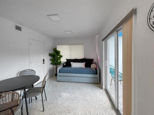 Newly Remodeled full Apartment
