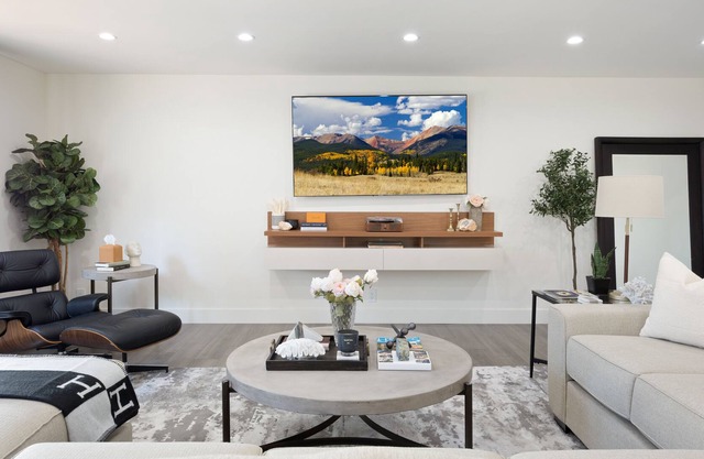 Newly Remodeled Gated House w/ Pool