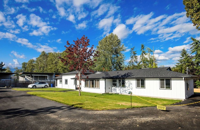 Newly remodeled gated house Kent,Des Moines, Fedral way with AC and Office