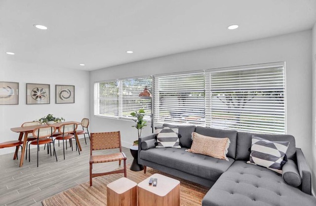 Newly Remodeled Home with Backyard BBQ, FL