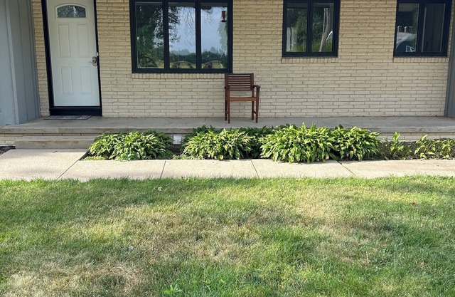 Newly remodeled house in quiet neighborhood — one block to Heritage House!