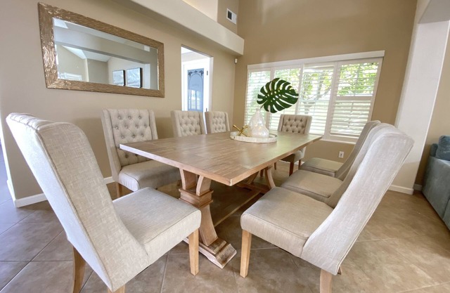 **** Newly remodeled “Jewel of the Desert Topaz” 3 bedrooms 2,5 bathrooms .