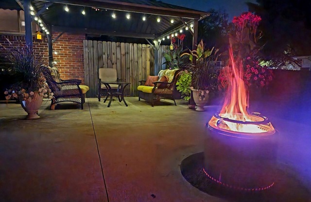 Newly remodeled & loaded kid/mom friendly, firepit