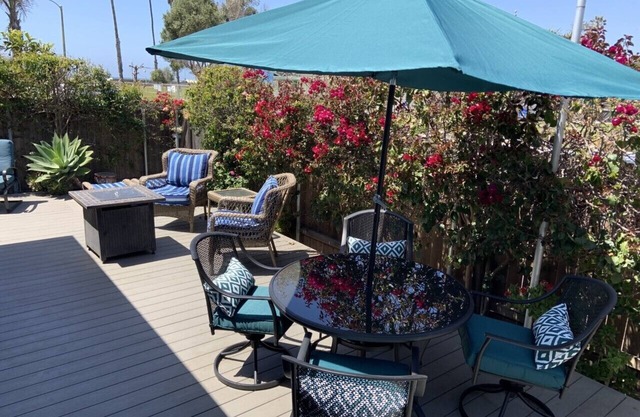 Neu renovierter Pierpont Beach Bungalow mit toller Küche und großem Wohnbereich