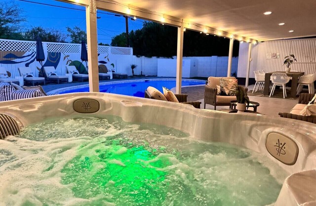 Newly Remodeled Retreat w/Heated Pool & Hot Tub!