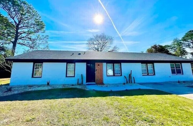 Newly Remodeled - Sleeps 8! Remodeled