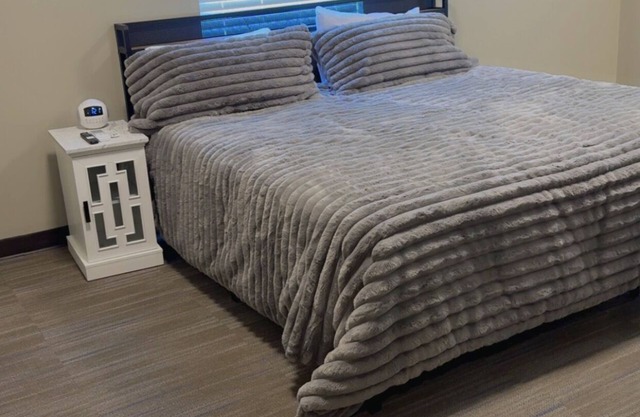 Newly Remodelled! A6 - Deluxe King Room