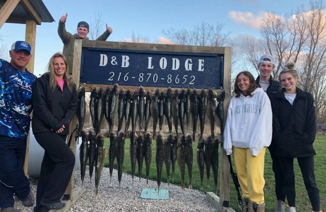 Newly remolded Lodge close to public boat ramps , beach and fishing charters.