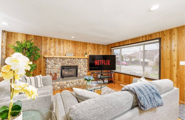 🌟Newly Renov✔️LG Mstr BR✔️3 BR ✔️WiFi ✔️✈️ ✔️ Mall ✔️AC ✔️Hot tub🌟