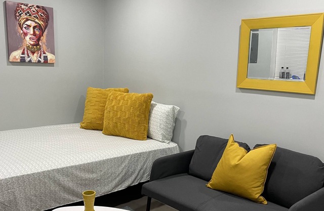 Newly Renovated 1 bedroom Apartment