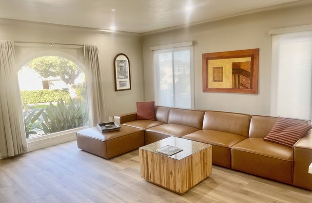 Newly Renovated 2 Bedroom House close to Palos Verdes, Amenities, Beach, & Hwy.