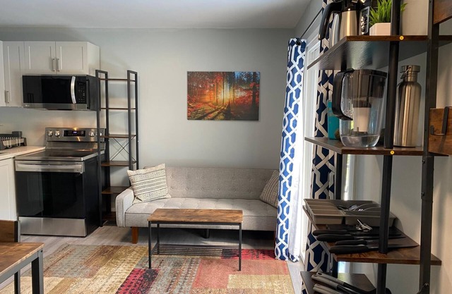 Newly Renovated 2-Bedroom Oasis