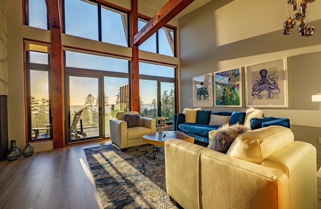 Newly Renovated 2 Bedroom Condo in The Ridge Ucluelet