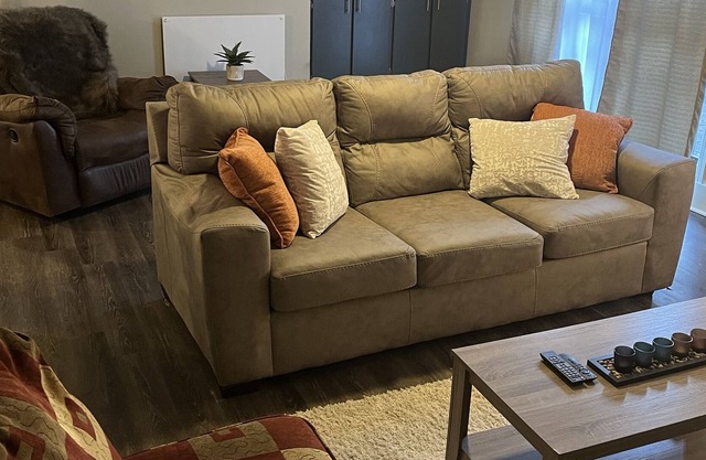 Newly Renovated 2 Bedroom and 2 Bath Stylish Home!