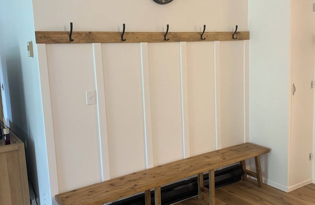 Newly renovated 2 bed/2 bath condo. Great location. Midterm stays only.