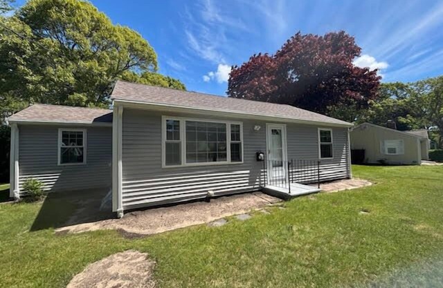 Newly Renovated 2BD--Central A/C, 10-Min Bike Ride to Falmouth Heights Beach