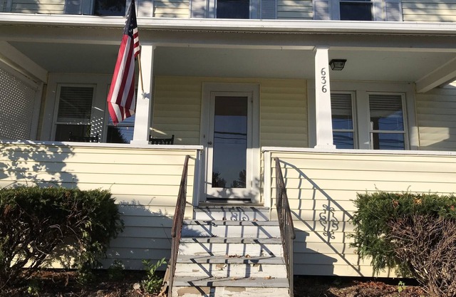 Newly renovated 3 bedroom home near 4 ski areas