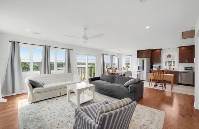 Newly renovated, 3-bedroom house in Westport with gorgeous waterfront views
