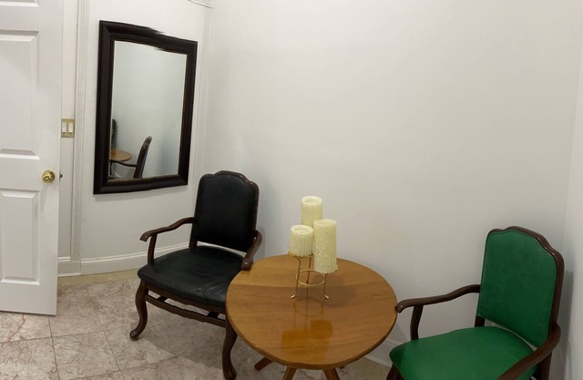 Newly renovated 3 bedroom apartment