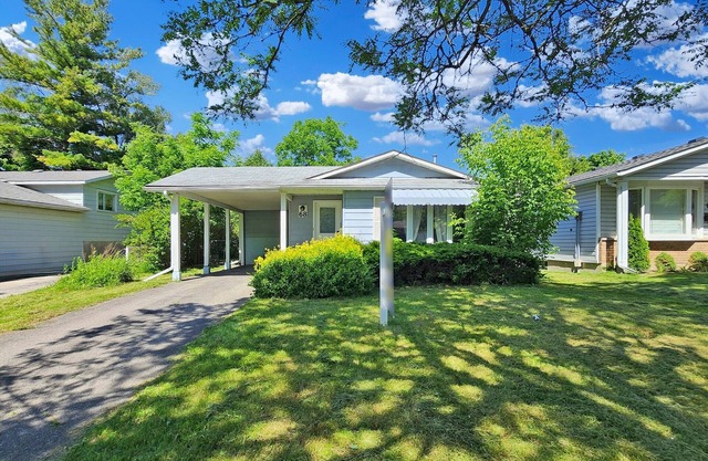 Newly Renovated 4-bedroom single House near UW